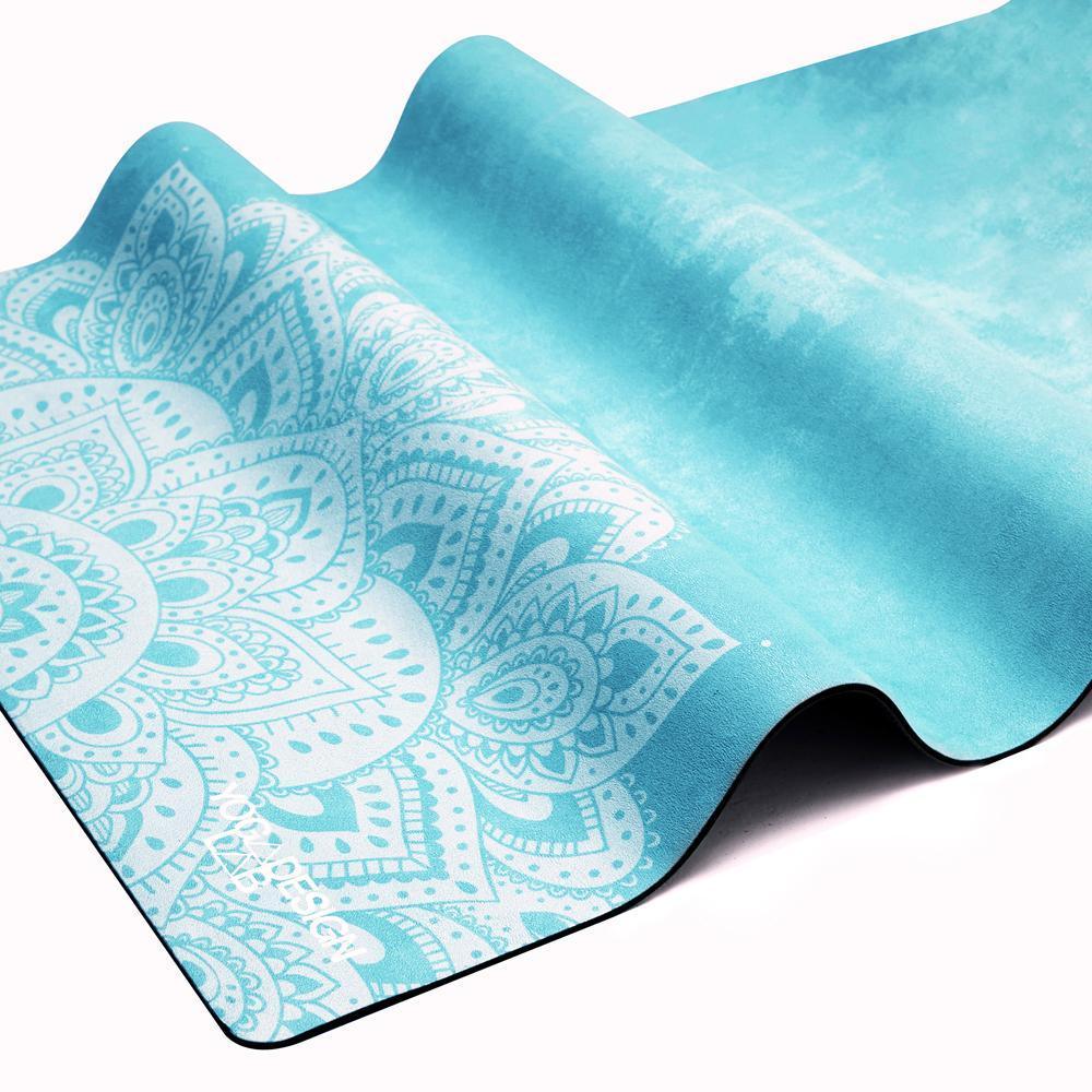 https://www.yogadesignlab.com/cdn/shop/files/combo-yoga-mat-2-in-1-mat-towel-mandala-turquoise-lightweight-ultra-soft-yoga-design-lab-4.jpg?v=1686372031